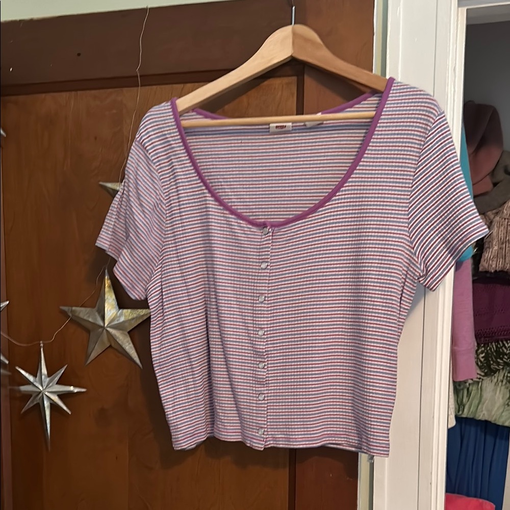 NWOT Levi’s 100% Cotton Short Sleeve Britt Snap Front Top